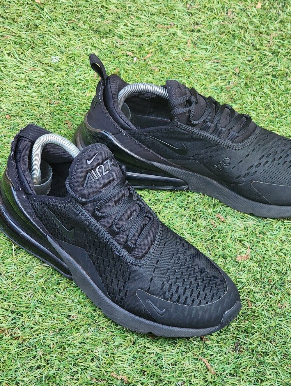 NIKE AIR MAX 270 - Women's Sneakers - SIZE 9.5